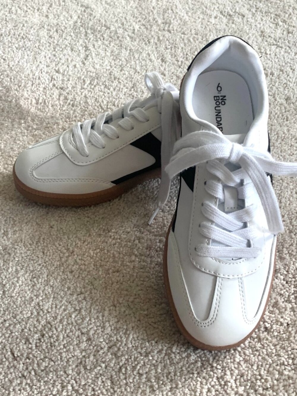 No Boundaries Women's Lace Up Sport Sneakers, Size 6 - Picture 2 of 8